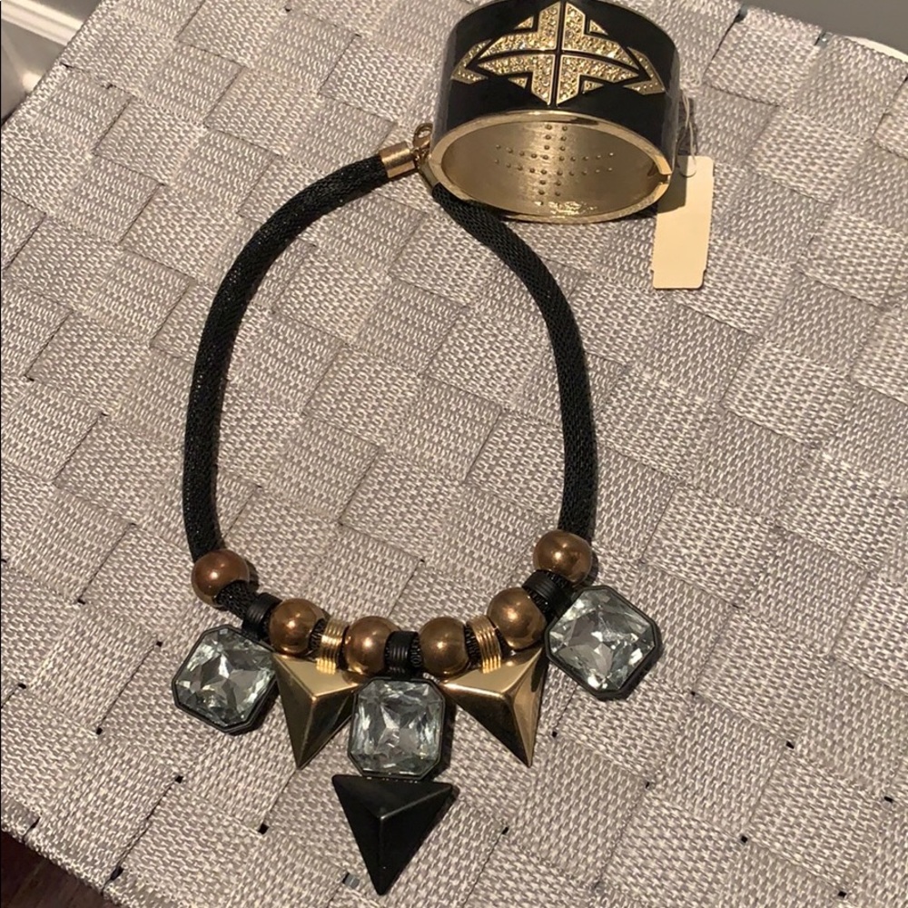 Necklace & bracelet set